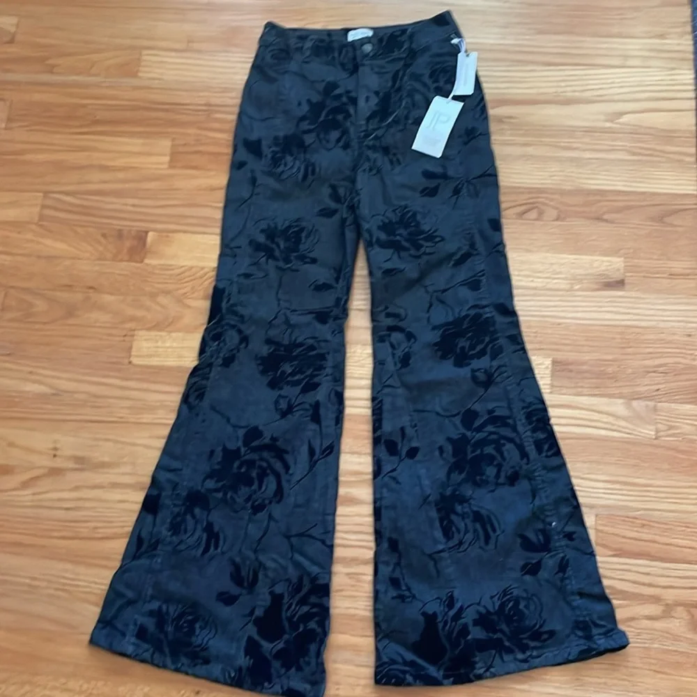 Anthropologie PILCRO Fluted High-Rise Flare Jeans Floral Black Handel Wash‎ 26